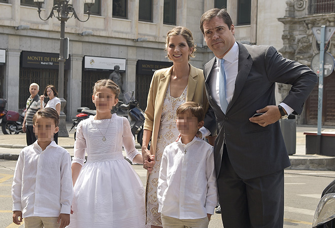 Luis Alfonso de Borbón y Margarita Vargas celebran la comunión de Eugenia de Borbón