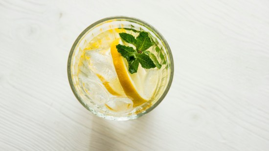 agua con limon