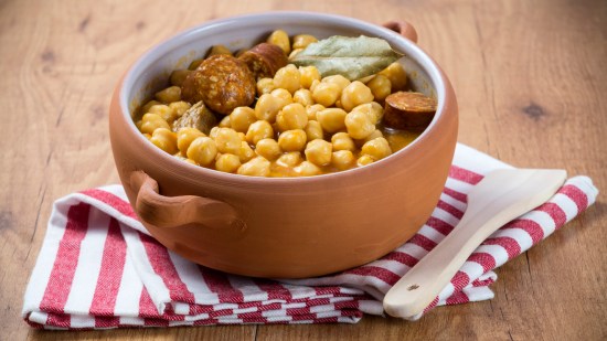 plato de cocido extremeño