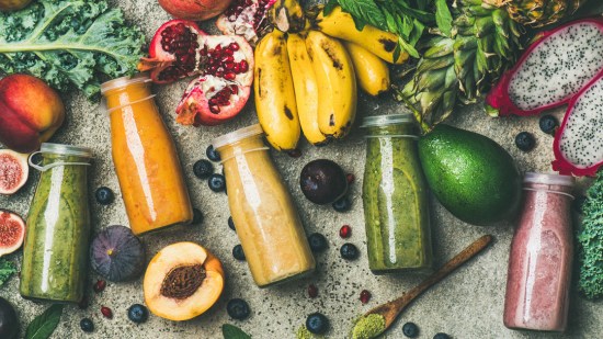 10 ingredientes que añades a tus smoothies y te hacen engordar