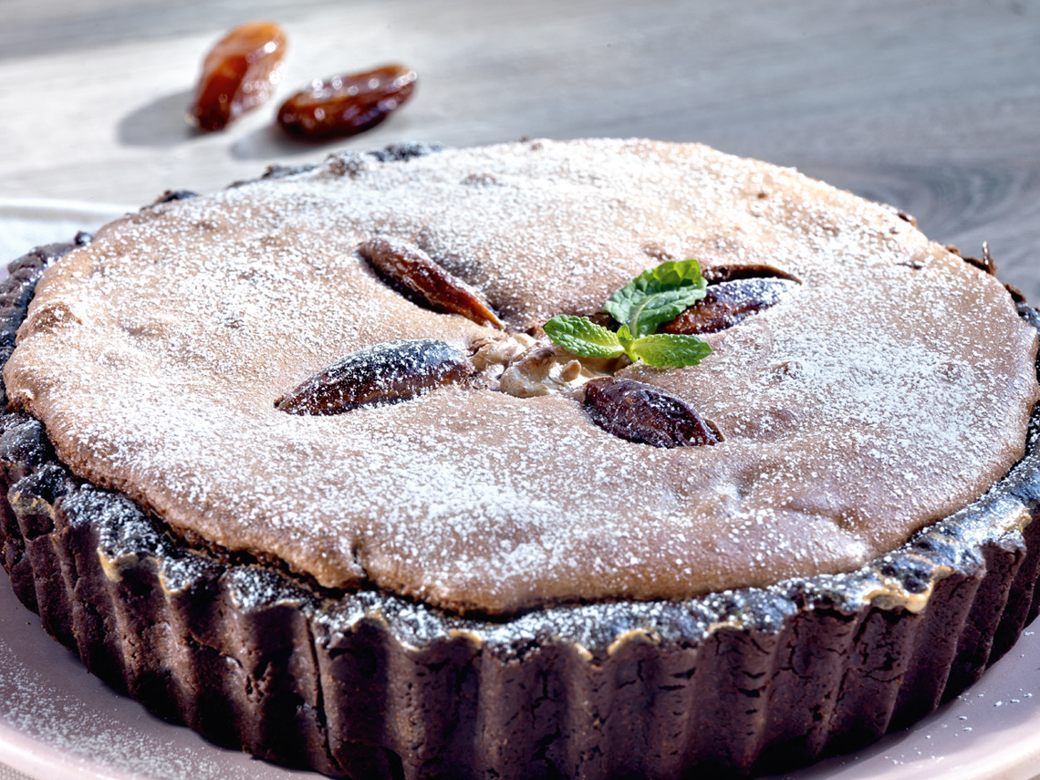 Tarta con dátiles y nueces