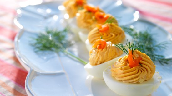 huevos rellenos de trucha