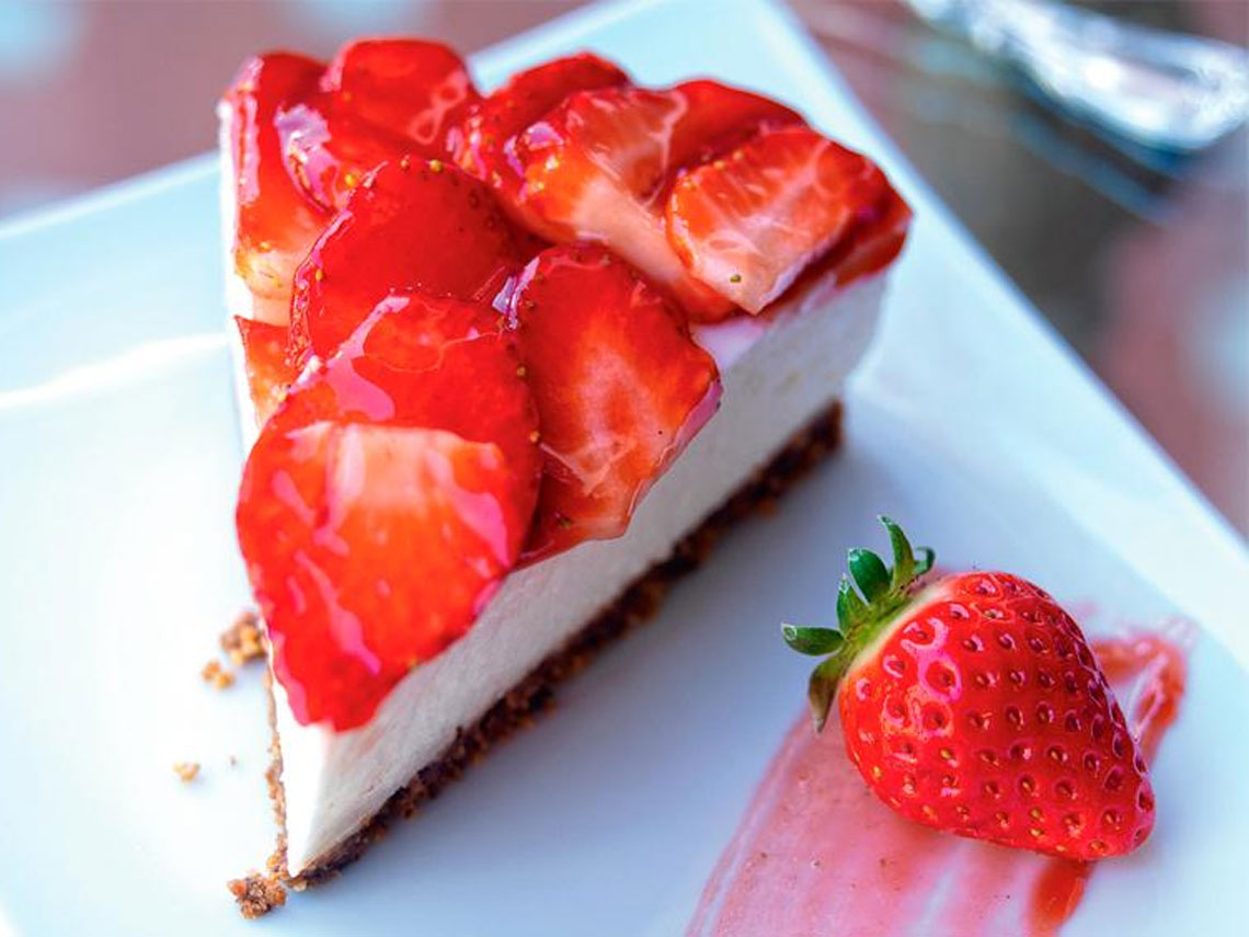 Tarta de queso y fresas