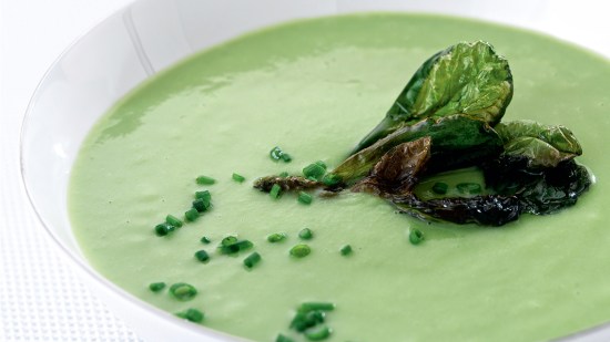 Crema de guisantes con canónigos