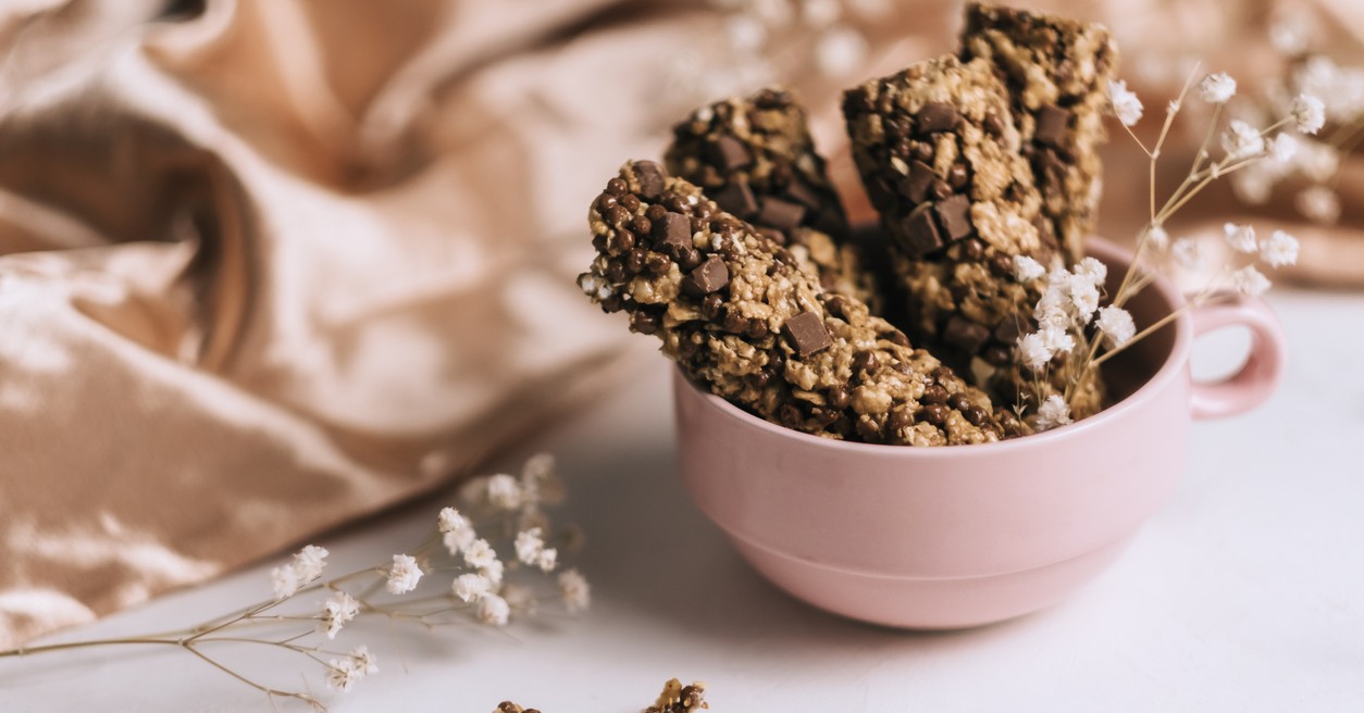 Barritas de granola con trozos de chocolate