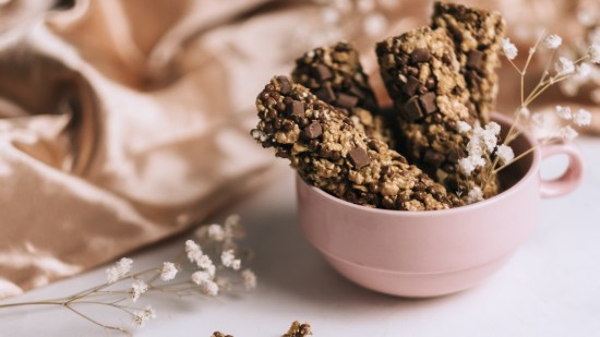 Barritas de granola con trozos de chocolate