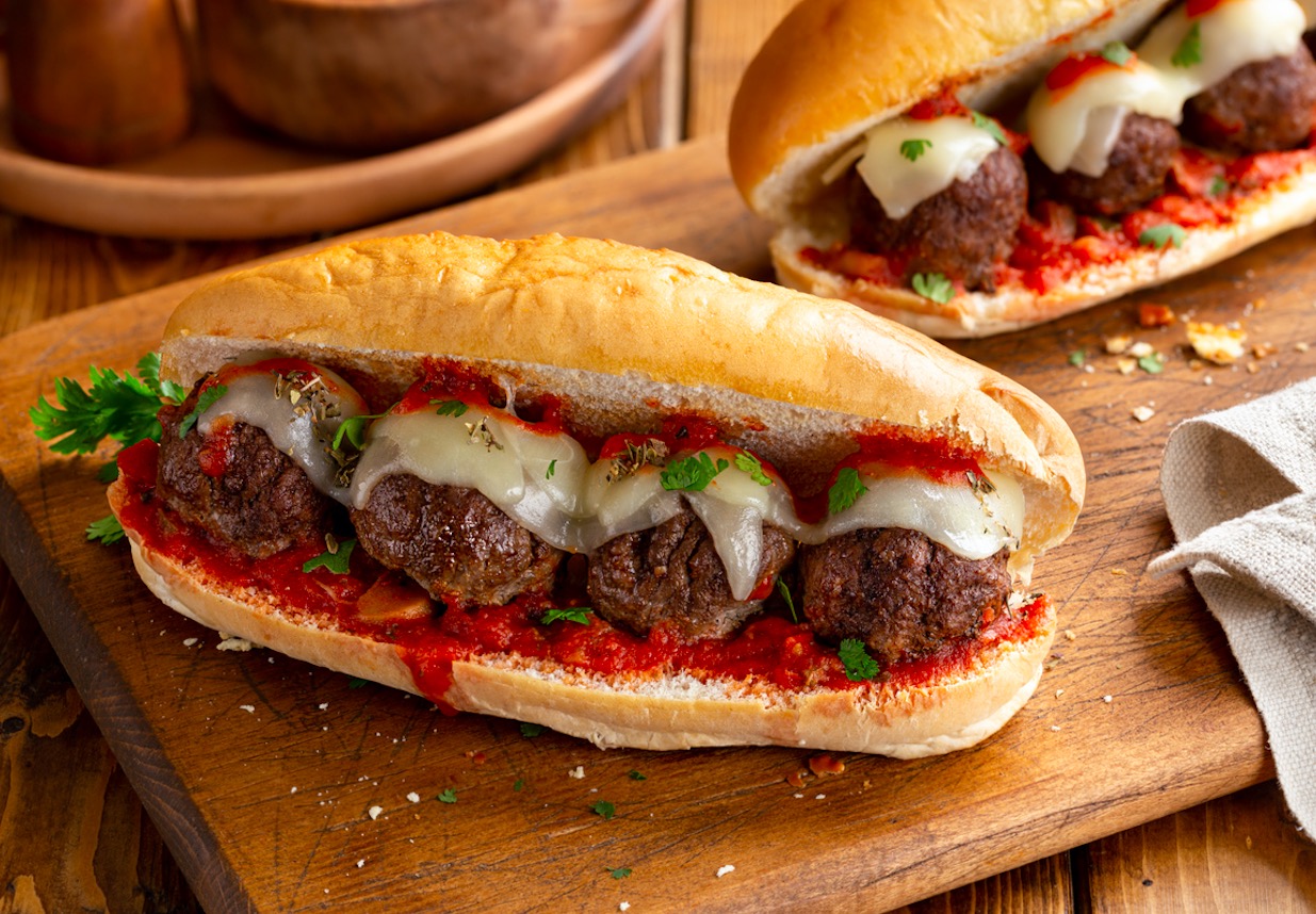 Bocadillo de albóndigas a la italiana: así se prepara