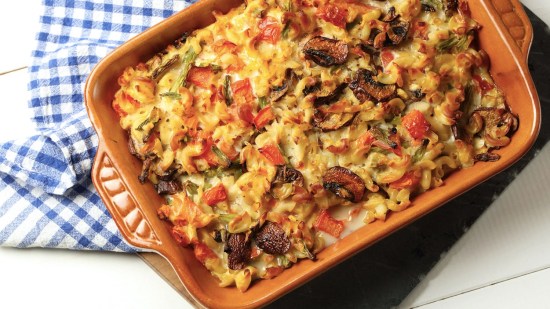 Revuelto de pasta y champiñones al horno