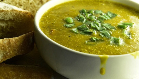 Receta de crema de coles de Bruselas con calabaza asada