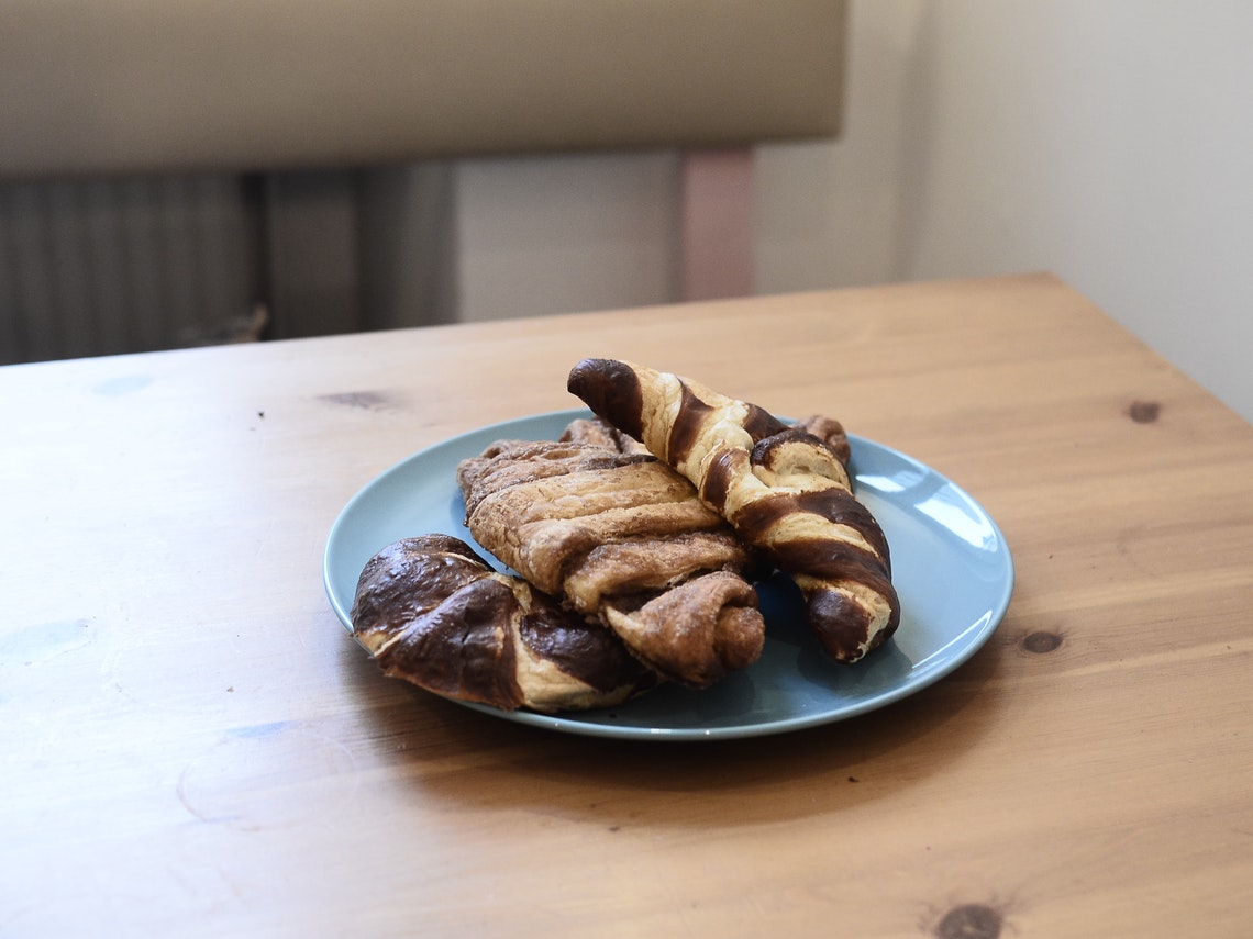 Cruasanes de chocolate y canela