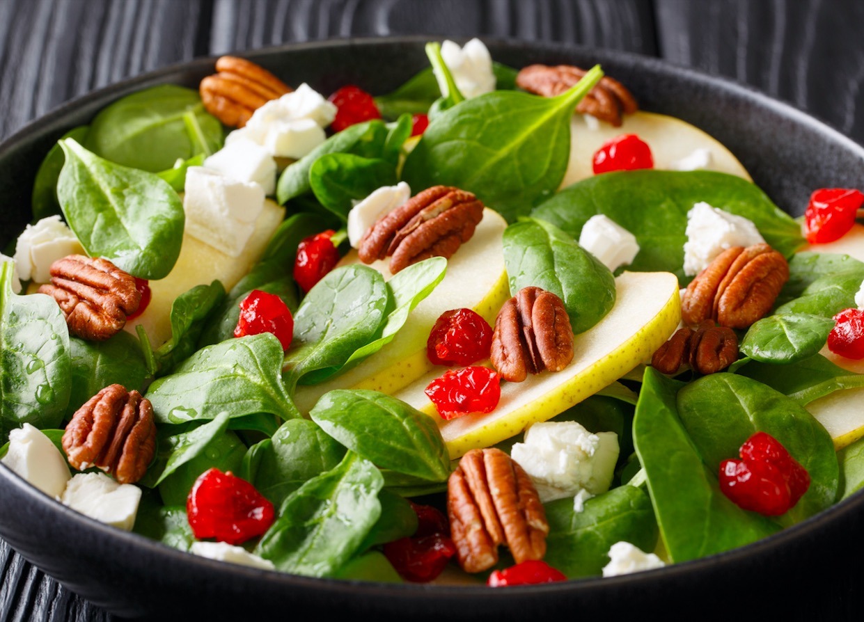 Ensalada de manzana, nuez y rúcula