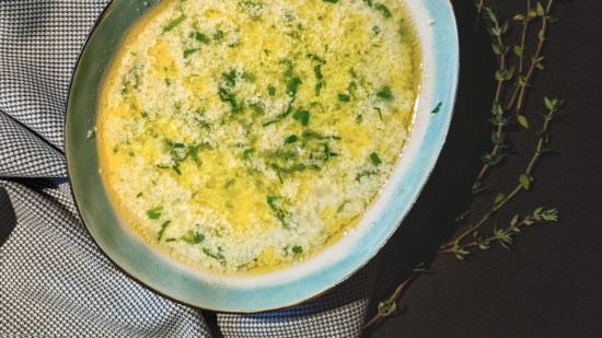 Sopa de pollo, puerro y arroz