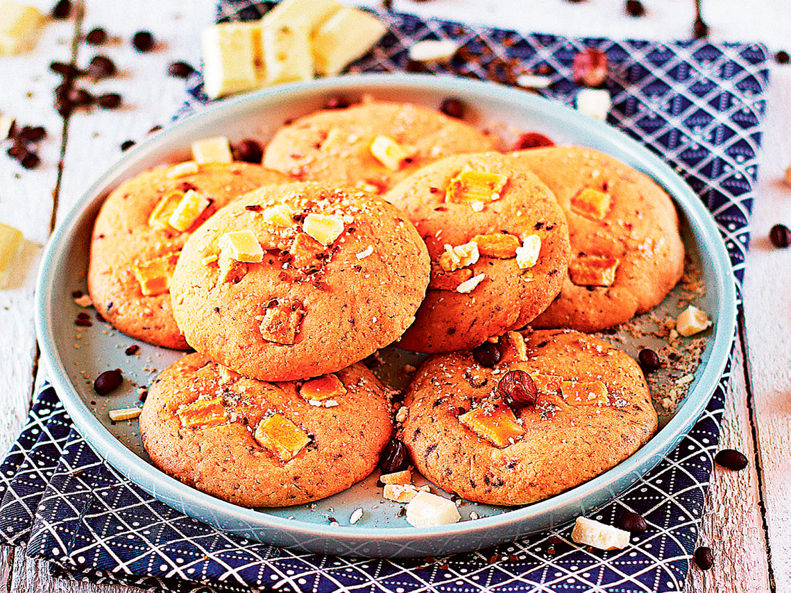 Galletas de café, almendras y chocolate blanco