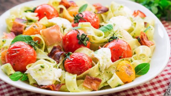 Fettuccine al pesto rojo