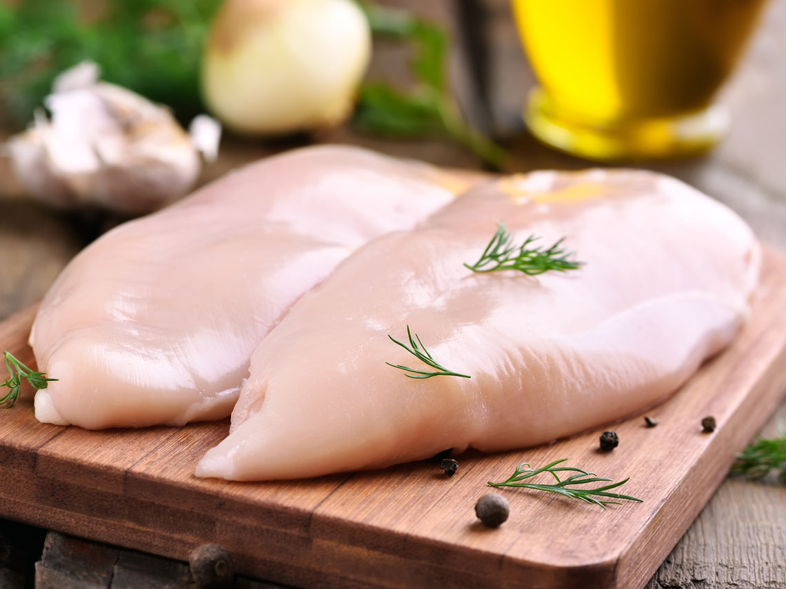 Pollo crudo
