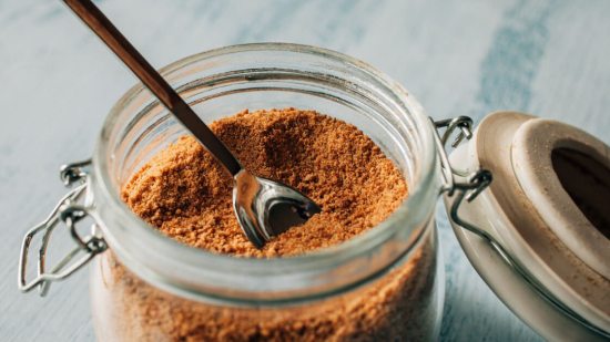 Controvertida panela: ¿es de verdad más saludable que el azúcar blanco?