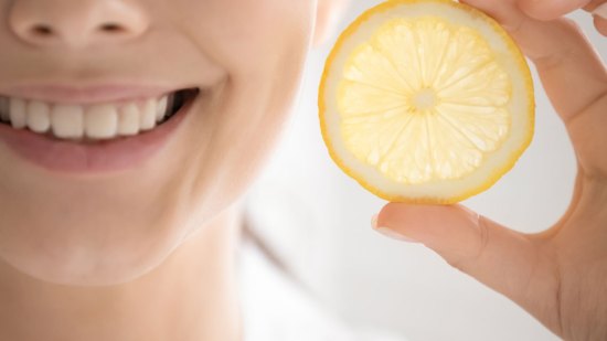 dientes limón