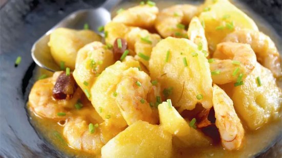 Guiso de patatas con langostinos