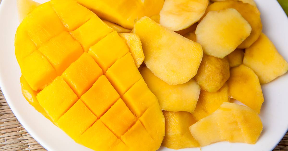Trucos para pelar un mango sin dañar su carne