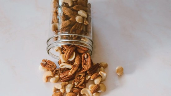 Así es como las nueces y otros frutos secos te ayudarán a envejecer mejor