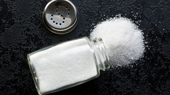Deberíamos eliminar la sal de nuestra dieta