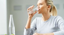 Bebiendo agua