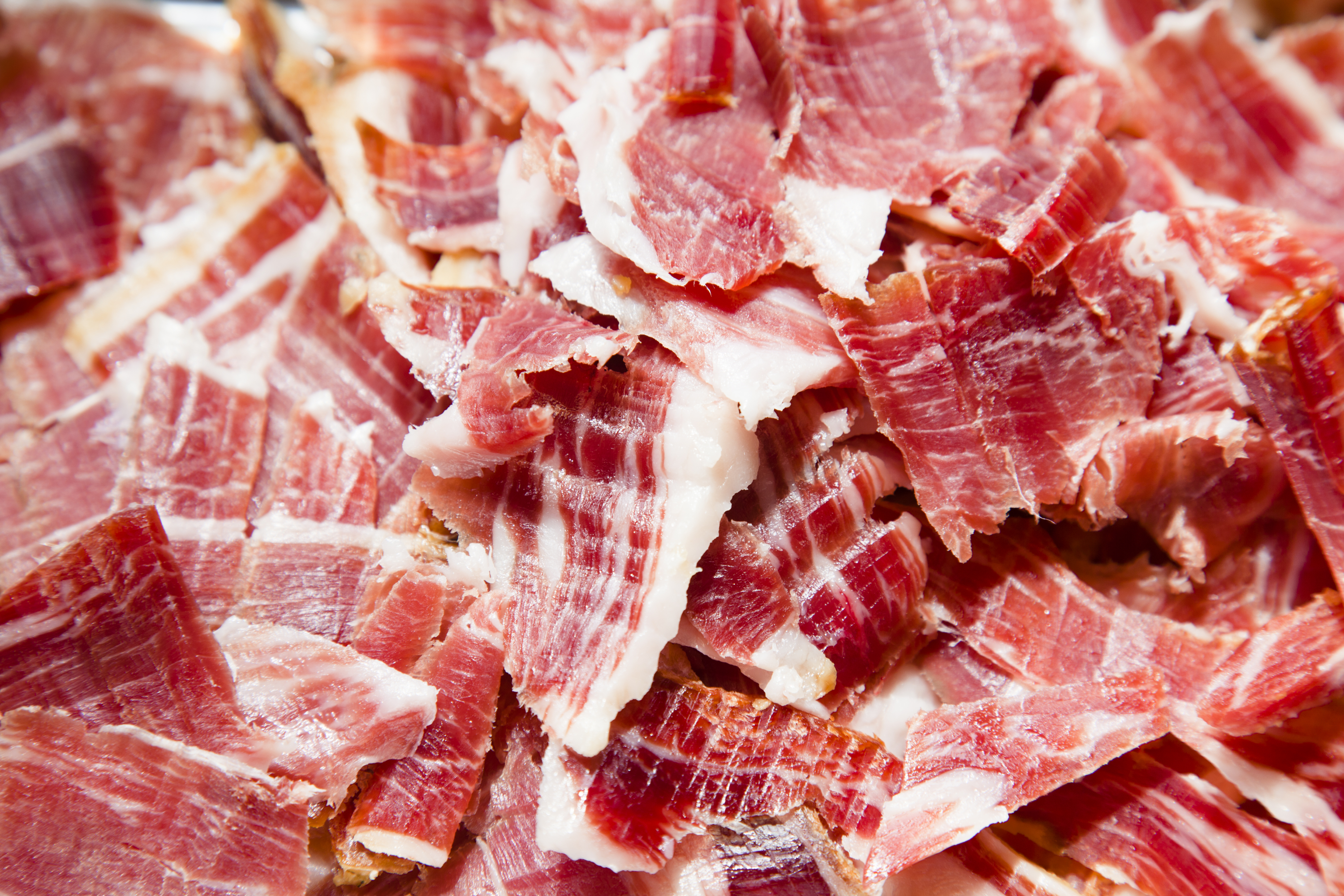 jamon-serrano-vs-iberico