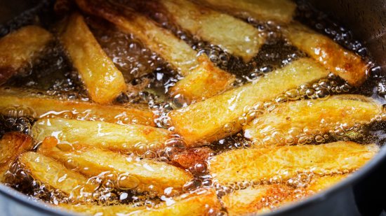 Es importante no freír demasiado las patatas
