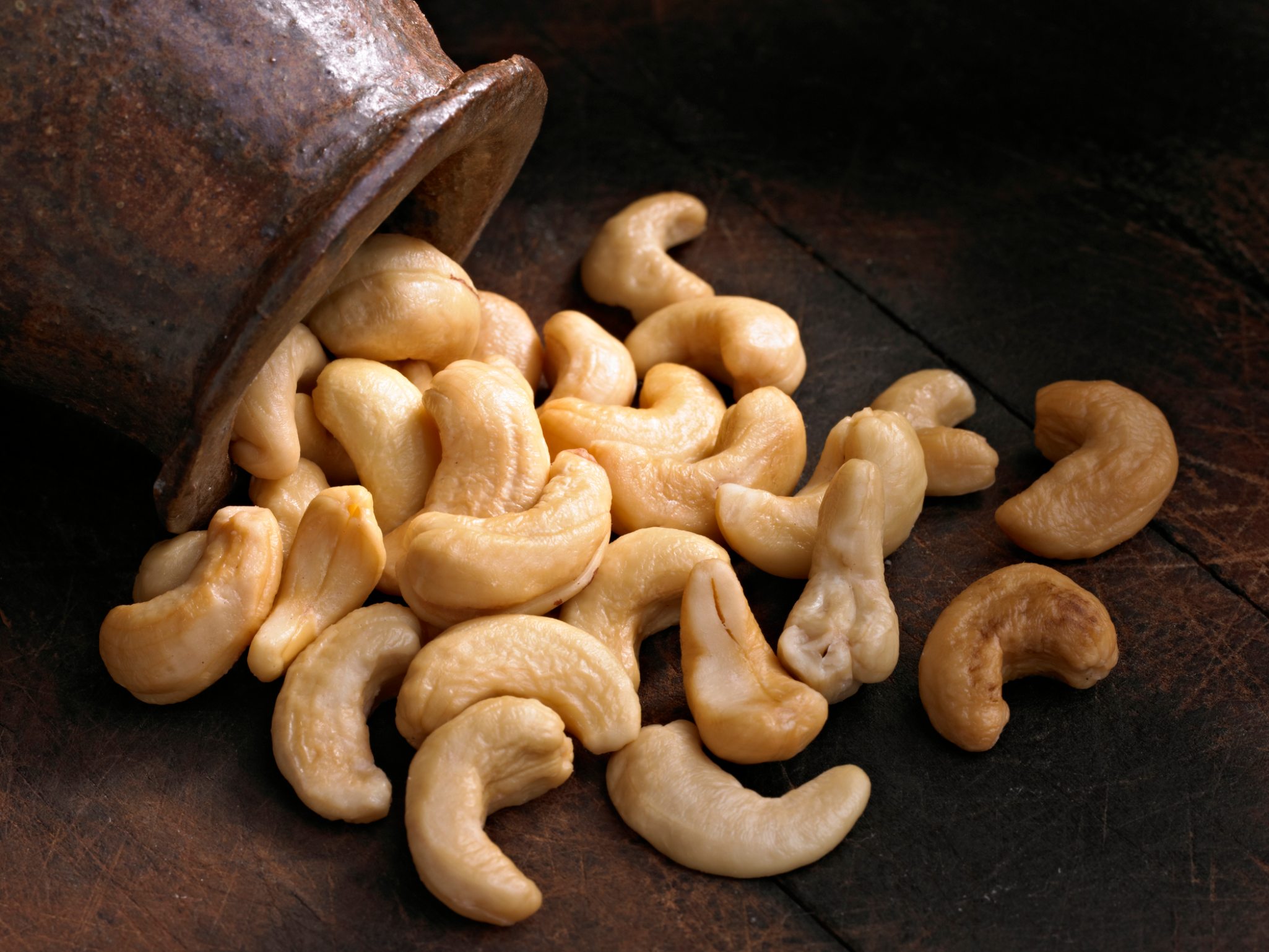 Comer anacardos crudos supone un riesgo para la salud, según los expertos: tres maneras en las que sí es recomendable comer este fruto seco