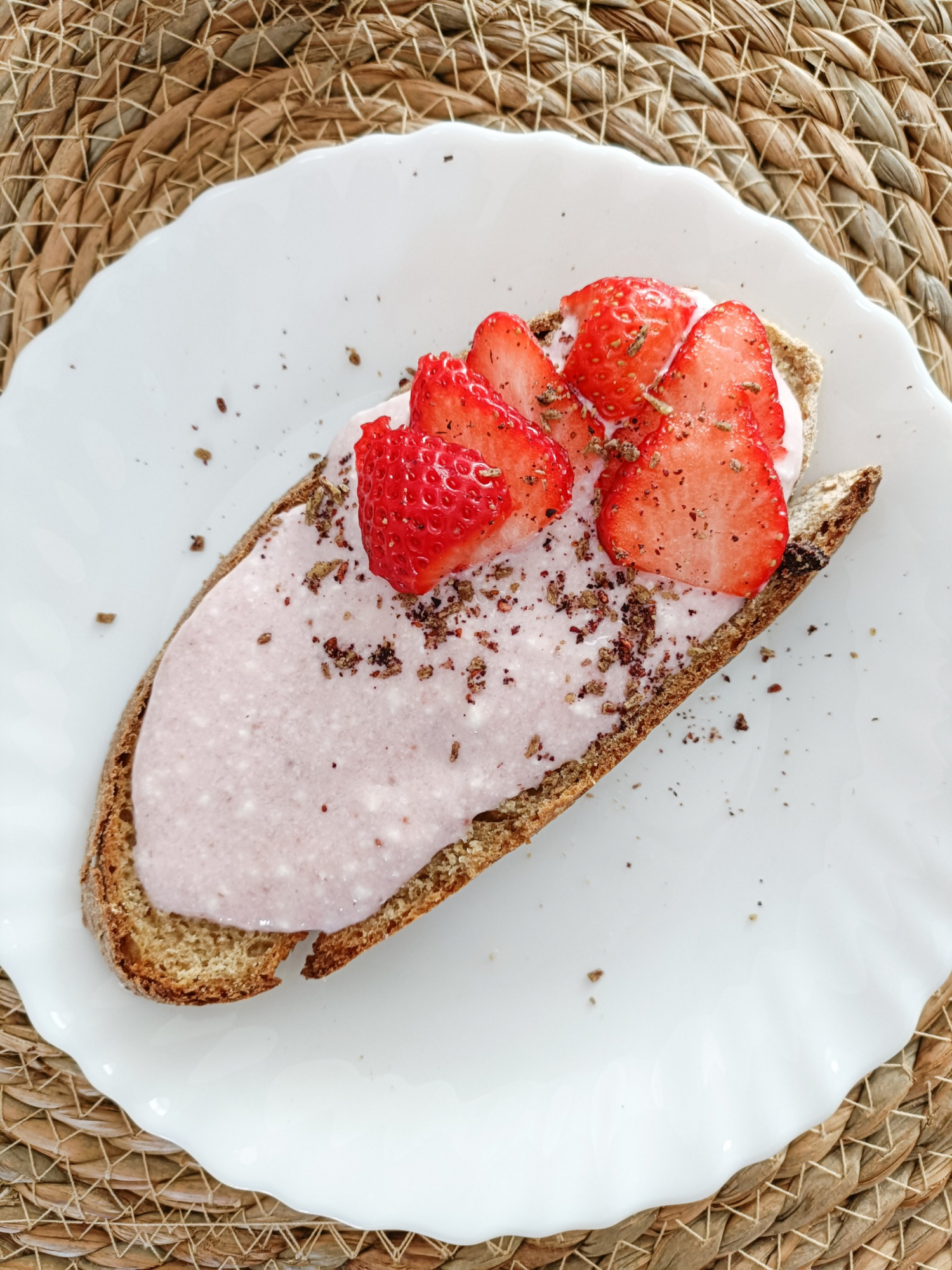 La receta de crema untable de fresa con la que disfrutarás tus tostadas de desayuno y merienda