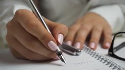 Trucos para quitar las manchas de tinta de la ropa