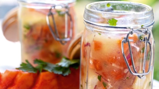 Cebiche de bacalao con papaya