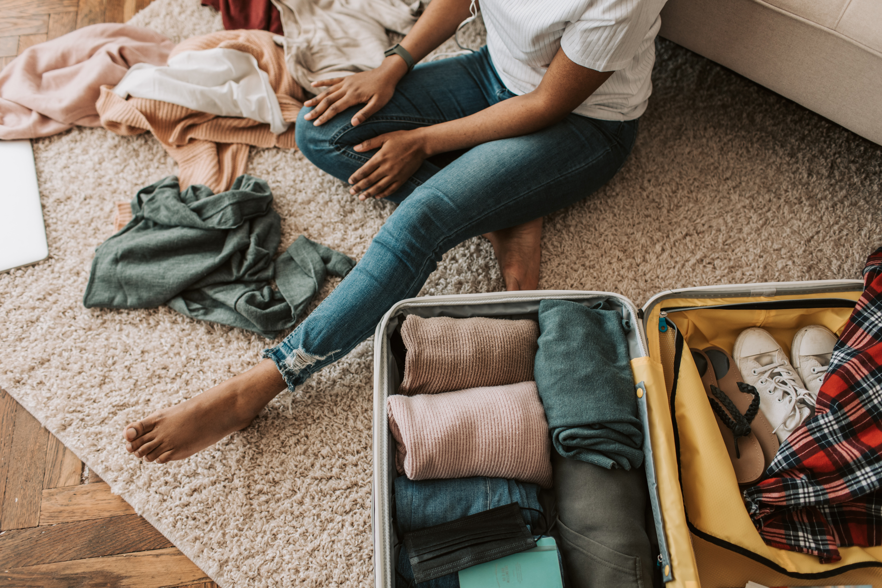El truco viral de organización de la maleta para las vacaciones de verano que aprobaría Marie Kondo