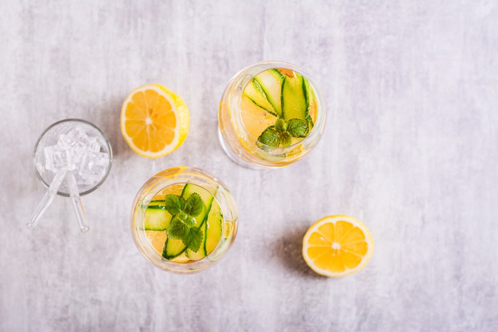 La receta del coctel Hugo Spritz: la bebida refrescante que triunfa en las terrazas europeas