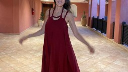 Diez vestidos de las rebajas de El Corte Inglés que son un chollo: baratos, cómodos y bonitos para las mujeres de +50