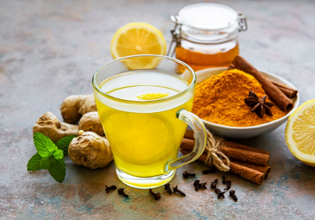 Té de jengibre y canela: beneficios, receta y contraindicaciones según una nutricionista