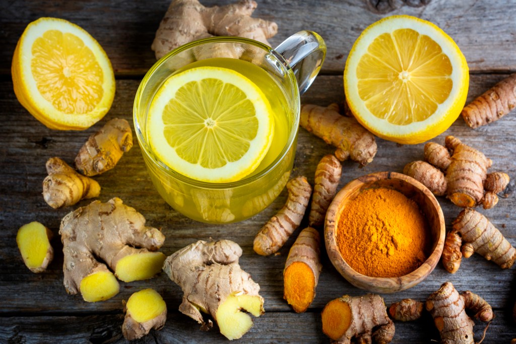 10 bebidas isotónicas ricas en electrolitos que hidratan y dan energía