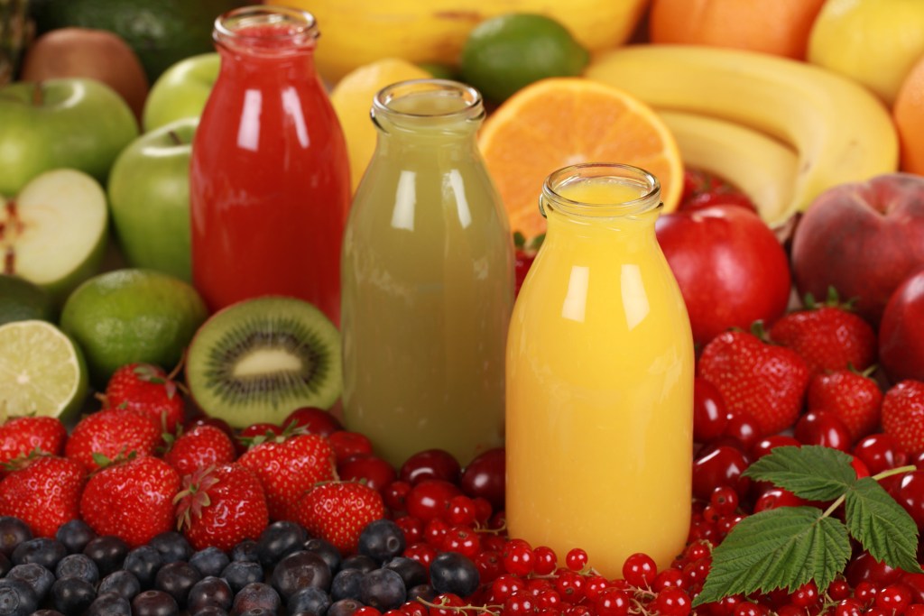 10 bebidas isotónicas ricas en electrolitos que hidratan y dan energía