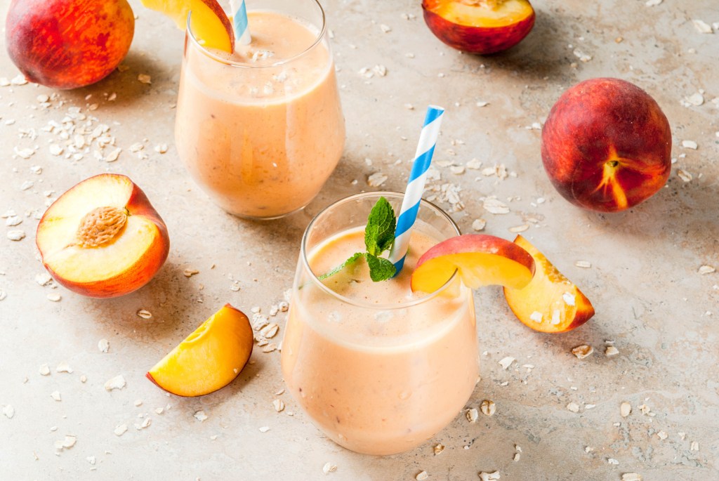 10 bebidas isotónicas ricas en electrolitos que hidratan y dan energía