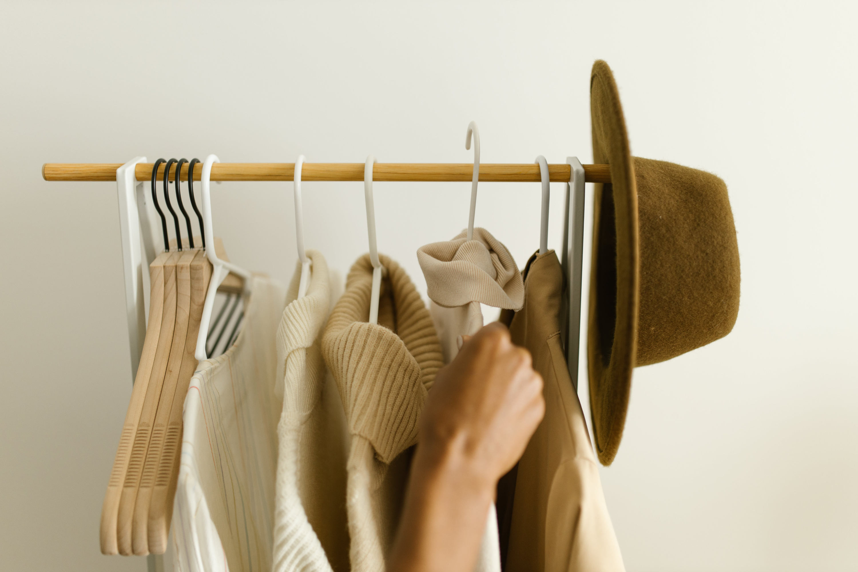 Las mujeres +50 agotarán estos seis vestidos de Hipercor este otoño porque son bonitos, cómodos para el día a día y cuestan 20 euros o menos