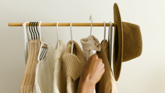 Las mujeres +50 agotarán estos seis vestidos de Hipercor este otoño porque son bonitos, cómodos para el día a día y cuestan 20 euros o menos