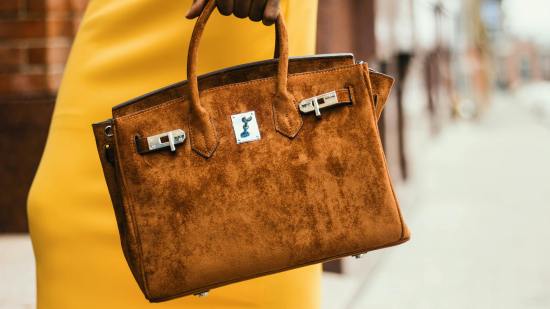 Los bolsos que más buscan las mujeres +50 están súper rebajados en el Cyber Monday 2023 de El Corte Inglés: pegan con todo y cuestan menos de 30 euros