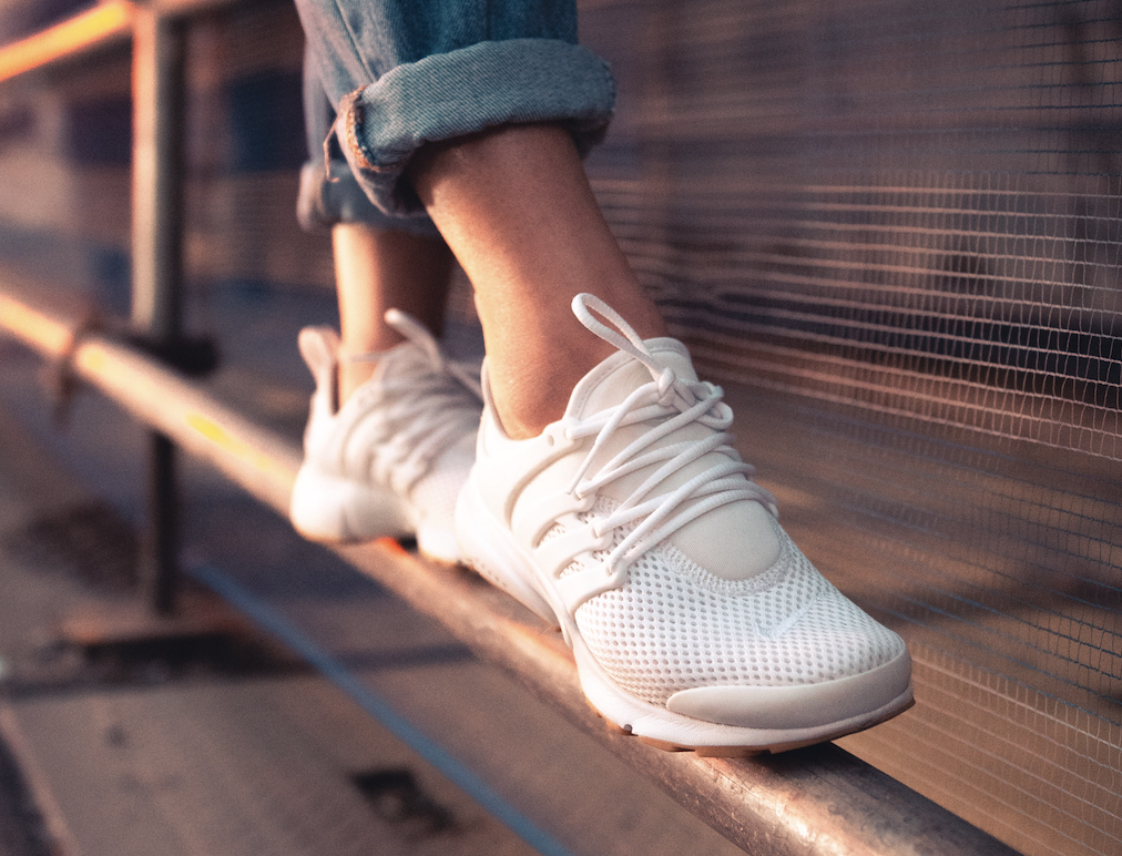 Lidl tiene un clon de las zapatillas Skechers que triunfan entre las mujeres +50: ligeras, cómodas y cuestan menos de 17 euros
