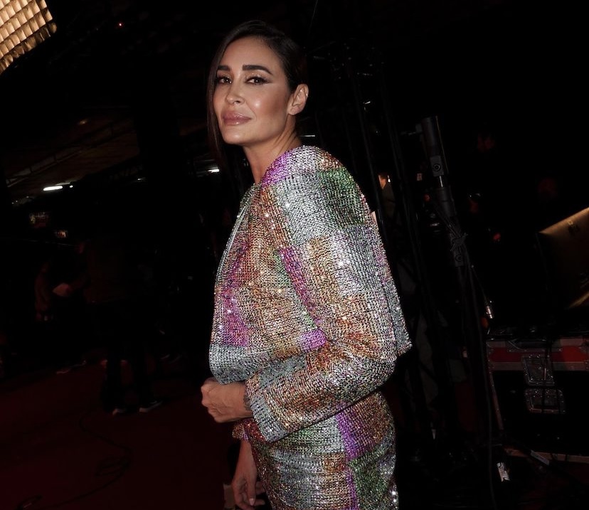 Las mujeres +50 ficharán estos vestidos sueltecitos de Primark antes de que se agoten para lucirlos en eventos de Navidad porque son elegantes y están tirados de precio