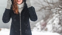 Los plumíferos más baratos están en Primark: arrasan entre las mujeres +50 para invierno porque son súper calentitos, largos y bonitos
