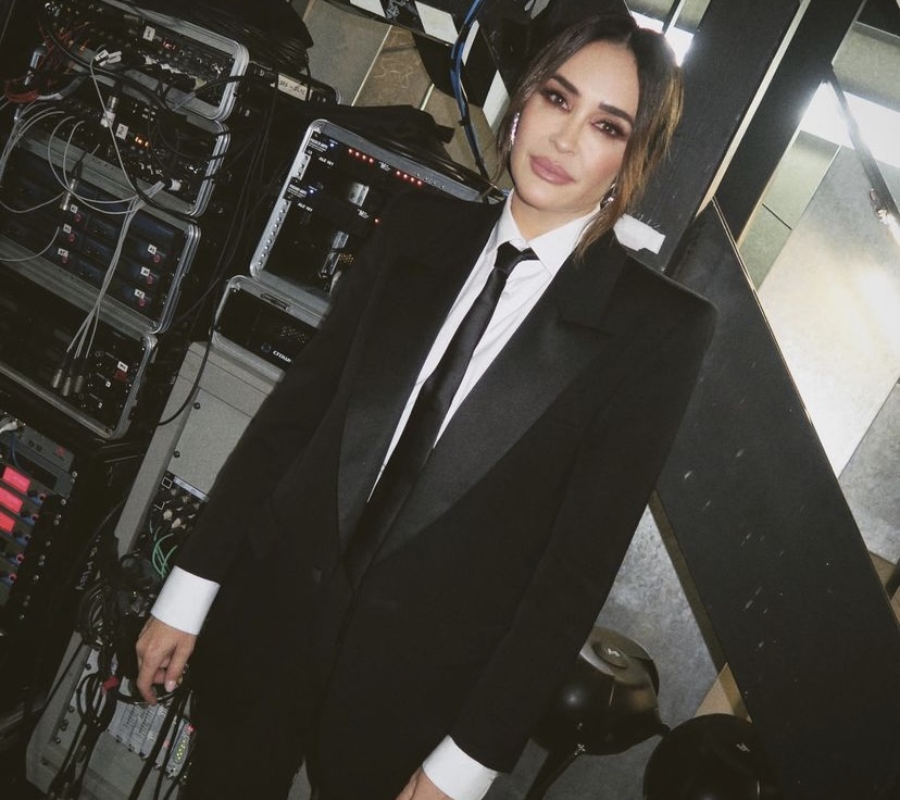 Las mujeres +50 agotarán en Sfera este traje de chaqueta de fiesta perfecto para los eventos de Navidad porque es elegante, holgado y barato