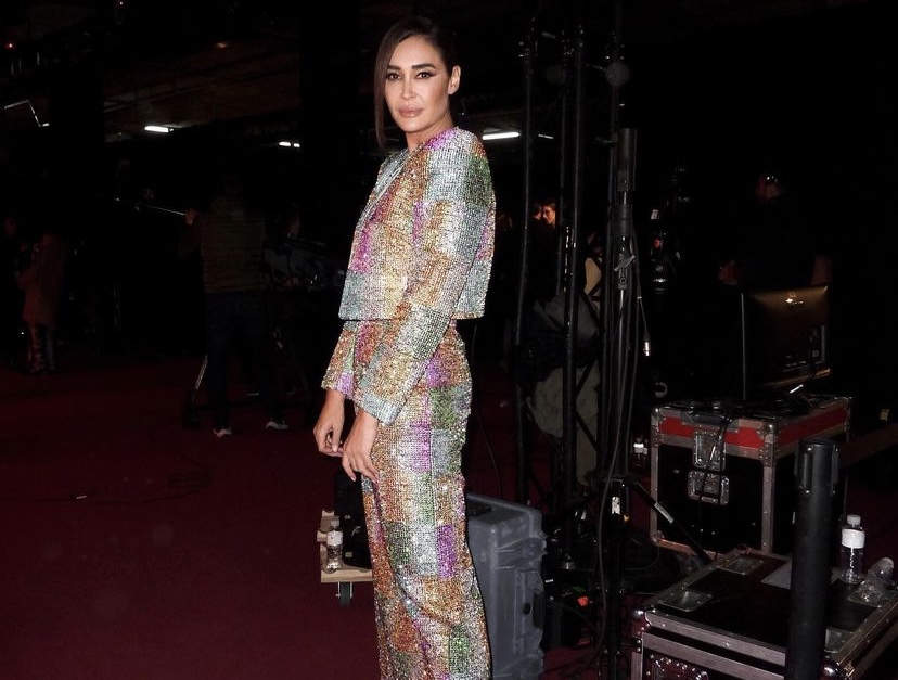 Las mujeres +50 están arrasando con este conjunto de camisa y falda de Primark para fin de año porque es ancho, elegante y barato