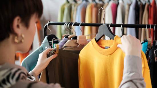 ¿Cómo ahorrar comprando ropa de segunda mano?