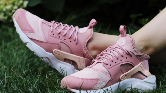 Las zapatillas de Lidl que están causando furor entre las mujeres +50 para primavera 2024: cómodas, ligeras y por menos de 16 euros
