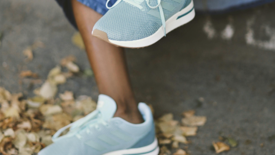 Decathlon tira la casa por la ventana y rebaja las zapatillas Skechers más buscadas por las mujeres +50 para la primavera